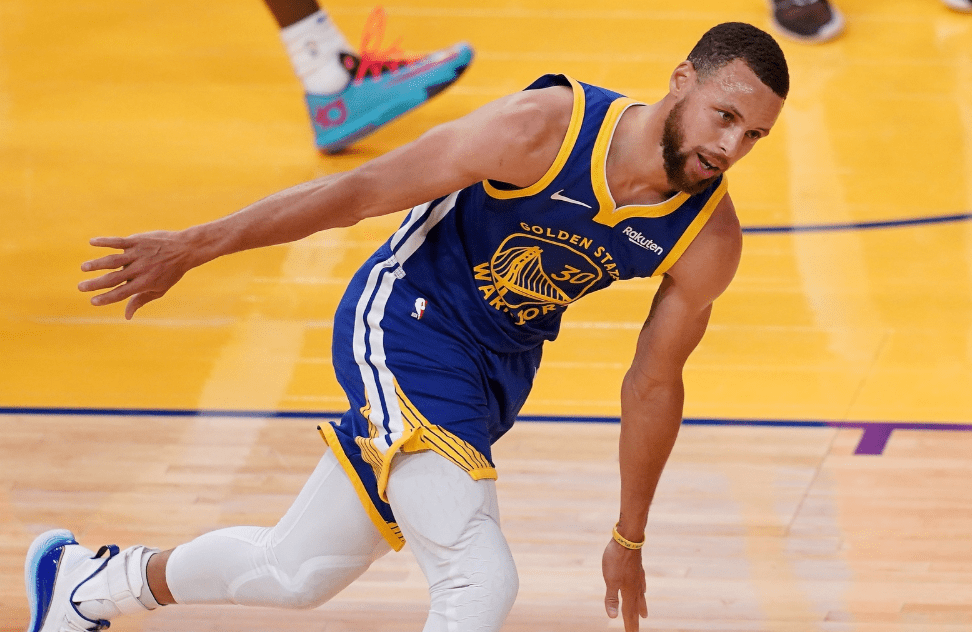 爱游戏官网-包含华盛顿奇才训练开放日,赛后防线松动引欢呼,NBA季后赛在即,赛季目标并未改变的词条