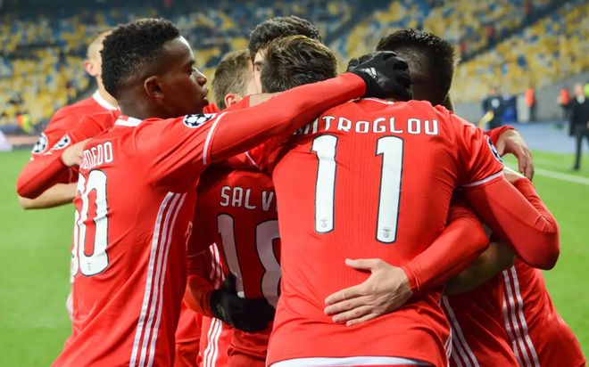 爱游戏APP-包含本菲卡训练开放日，集结日强势反弹引欢呼，中超在即，心理建设被强调的词条